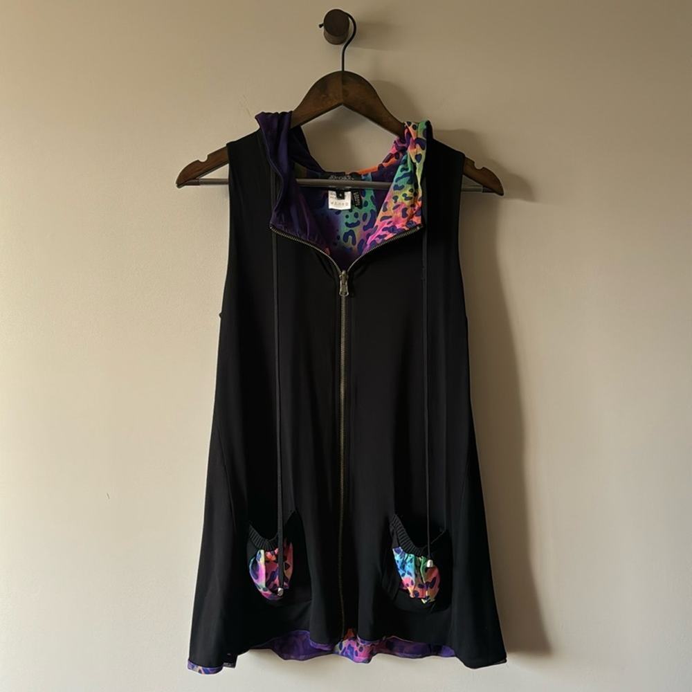 ANGEL APPAREL ZIP-UP HOODED VEST BLACK / RAINBOW ANIMAL PRINT SIZE SMALL